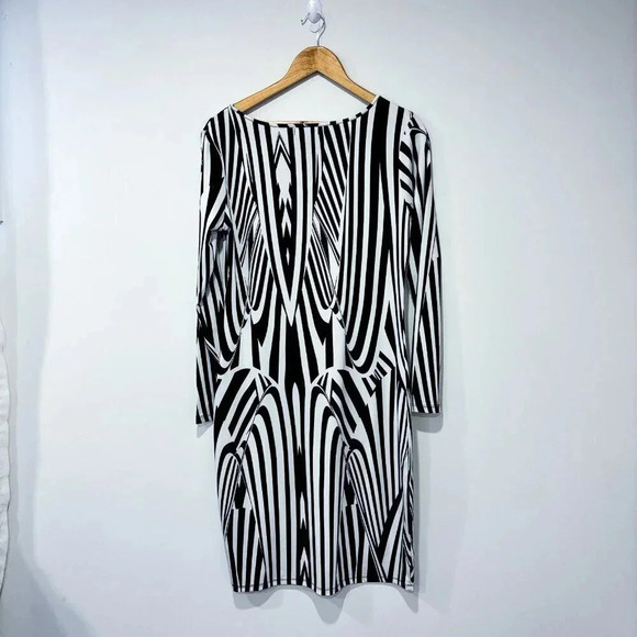 RIVER ISLAND Black & white fitted  dress - Picture 8 of 8